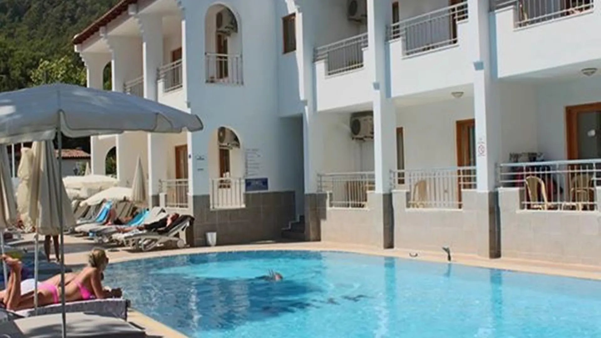 Arya Hotel İçmeler