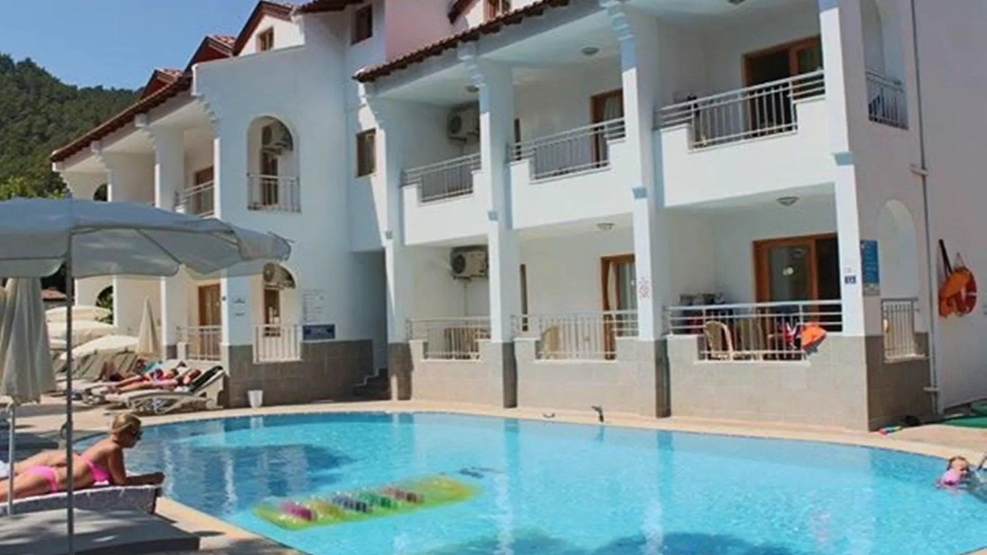 Arya Hotel İçmeler