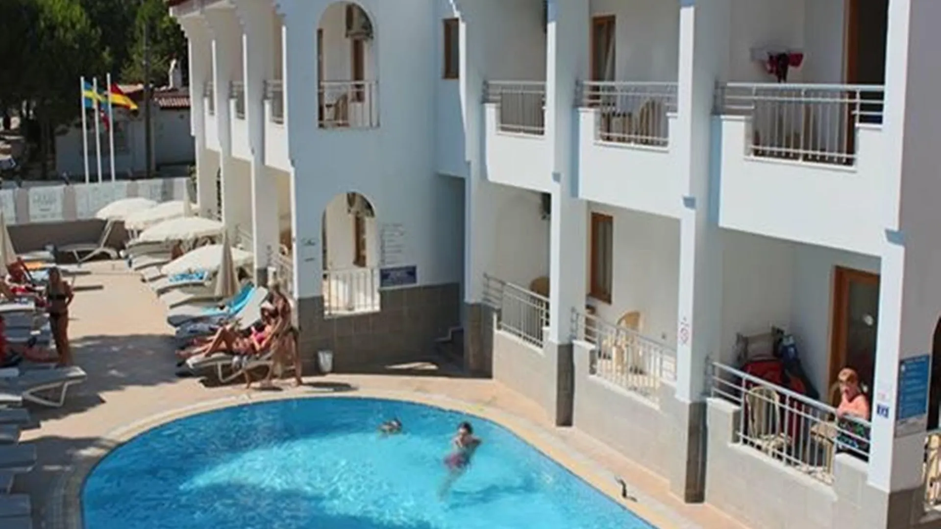 Arya Hotel イチュメレール 3*,