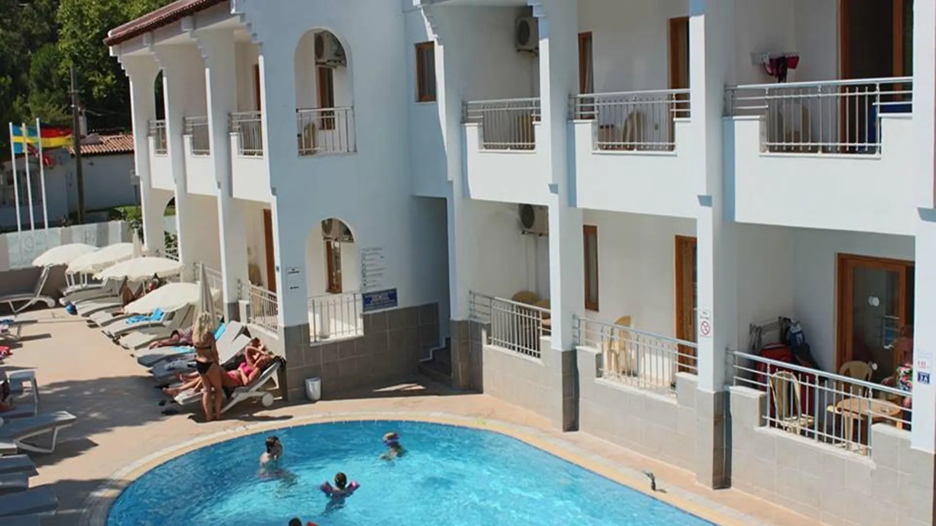 Arya Hotel イチュメレール